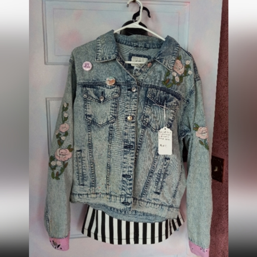 Custom pastel rose & skull creepy cute kawaii OOAK patch jacket! RAGE jackets - Picture 10 of 10